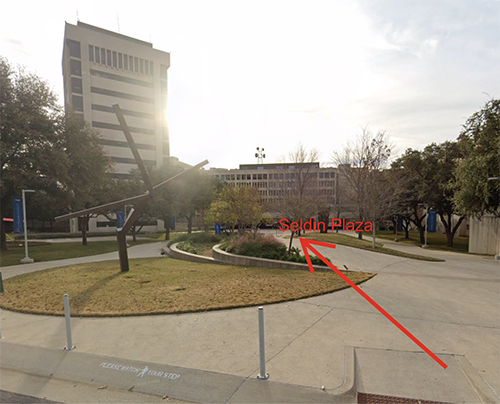 SeldinPlaza_arrow_width500px.jpg